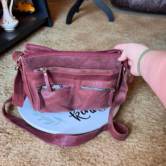 100% cow hide leather Great American leather works red crossbody handbag. - Picture 12 of 17